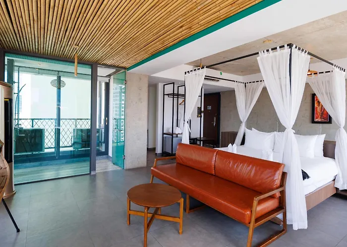 Check Inn Phnom Penh Royal Palace