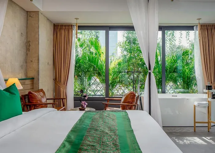 Check Inn Phnom Penh Royal Palace